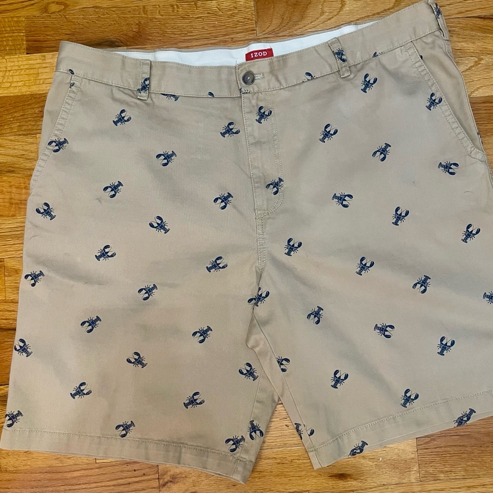 IZOD Size 42 Waist Blue Lobster Beige Khaki Shorts Flat Front 100% Cotton